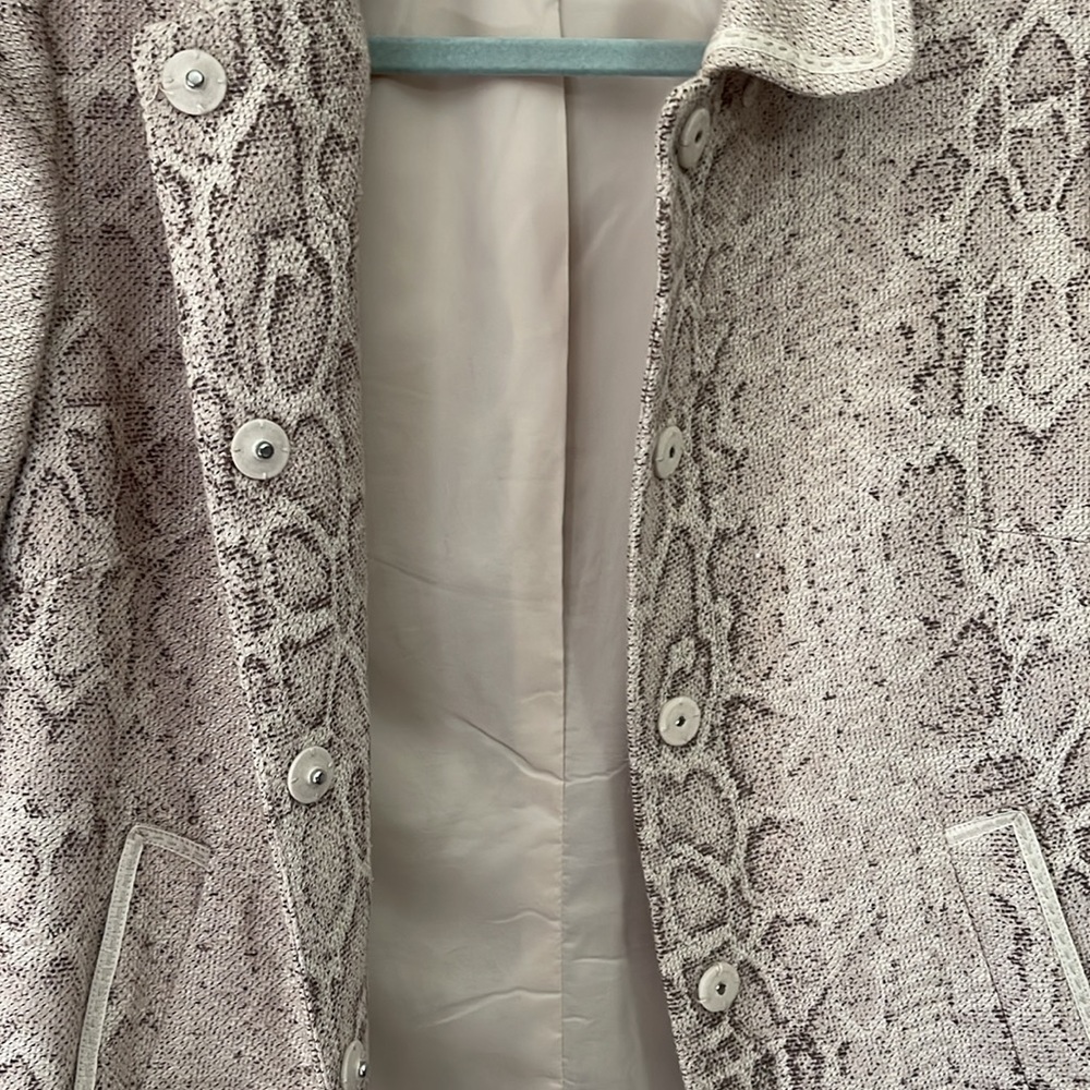 Tahari - Picture 11 of 15